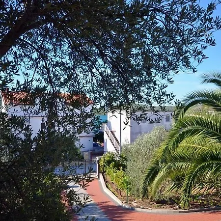 Apartments Rosanda Pirovac Exterior photo