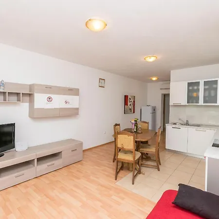 Apartments Rosanda Pirovac Exterior photo