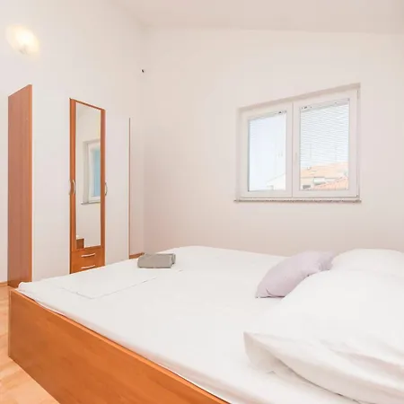 Apartments Rosanda Pirovac Exterior photo