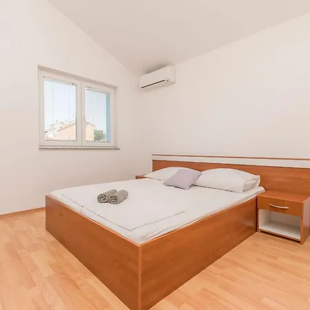 Apartments Rosanda Pirovac Exterior photo