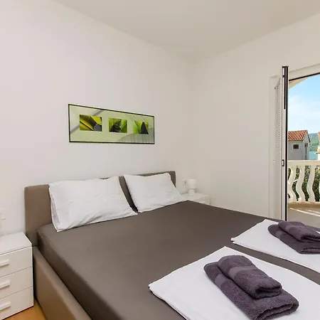 Apartments Rosanda Pirovac Exterior photo