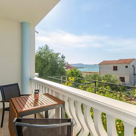 Apartments Rosanda Pirovac Exterior photo